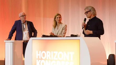 panel How the AI curse could become a blessing for journalism